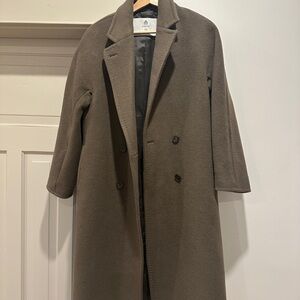 Aritzia Babaton Slouch Coat, Reg. XS 2024 „Soot” colour.